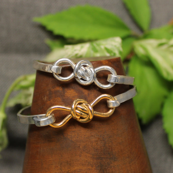 Crucian Knot Latching Bracelet 